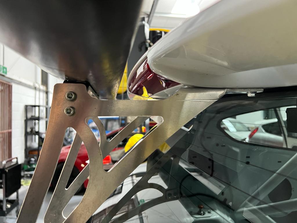 Fiesta Junior rear spoiler legs